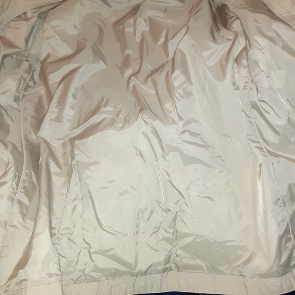 LLBean Ladies Rain Jacket size L - Picture 3 of 4